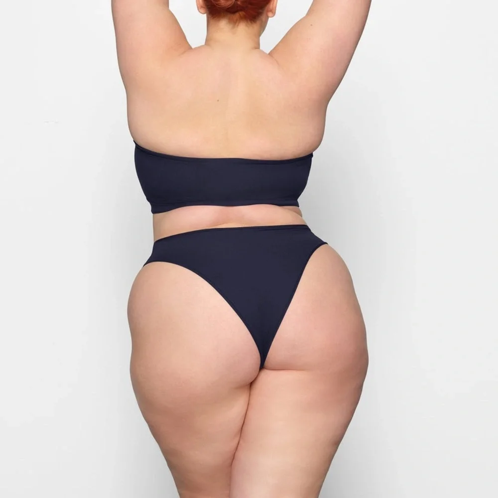 (B10) SKIMS Fits Everybody Bandeau Bra ONLY in navy, Size 2X, NWT‎